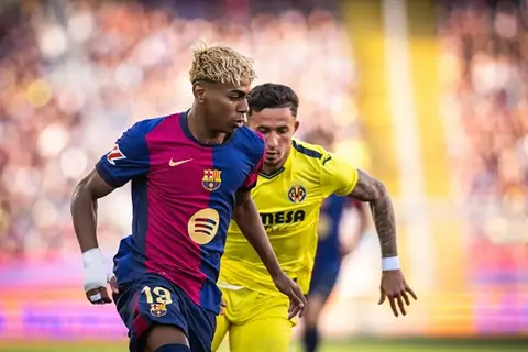 يويفا يوافق على إقامة مباراة برشلونة وفياريال في أمريكا.. وعقبة أخيرة